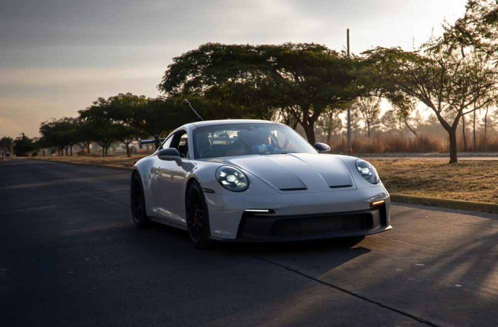 Porsche GT3 in zonsondergang